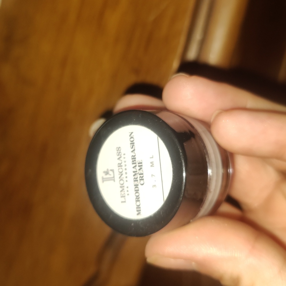 Microdermabrasion creme